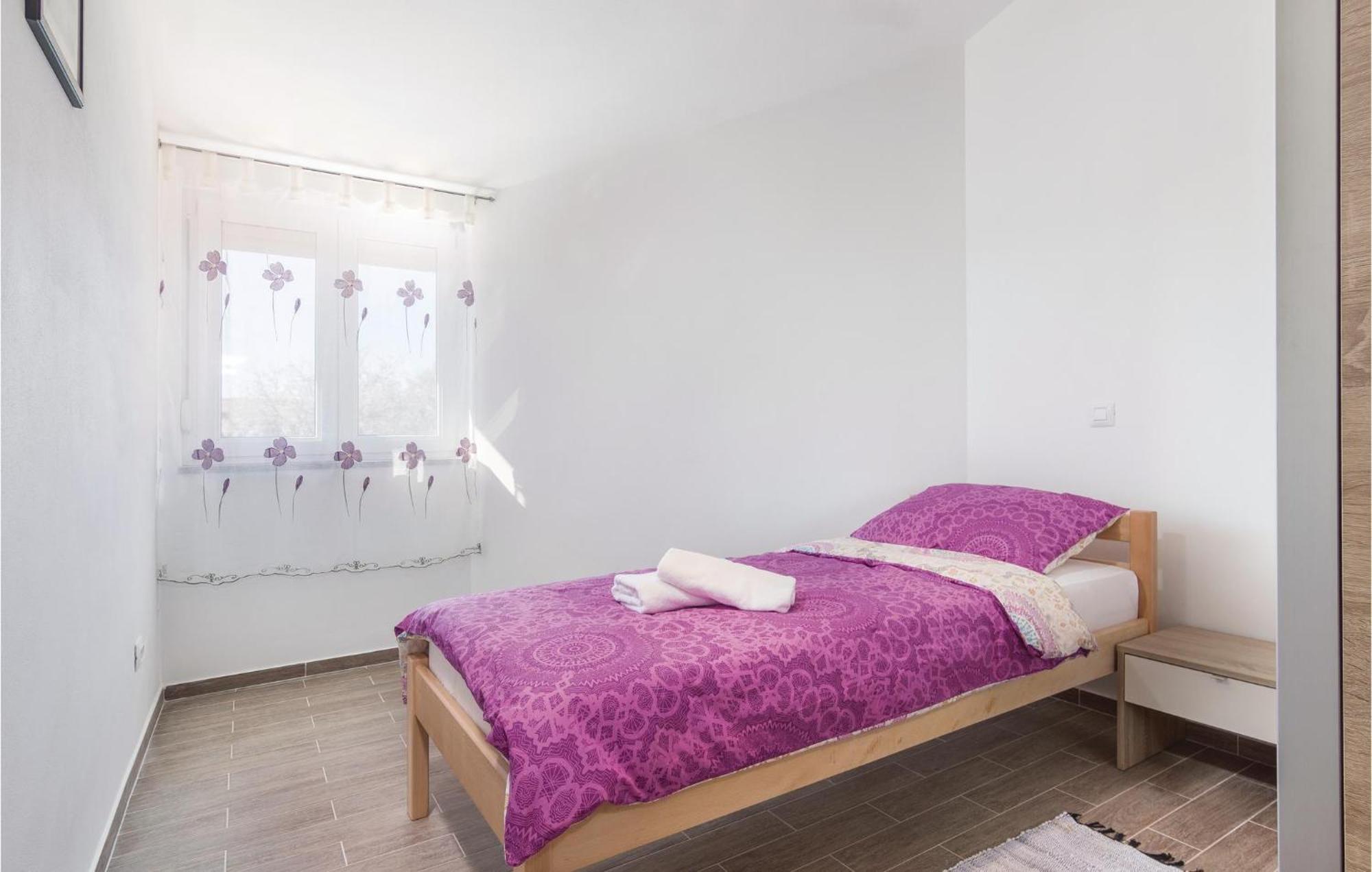 8 Bedroom Awesome Home In Pula Exterior photo